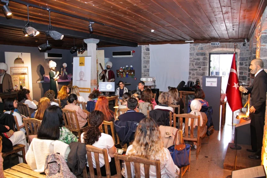 İzmir Öğretmen Akademileri'nde öğretmenlerin katılımıyla edebiyat, tarih, felsefe ve müzik üzerine düzenlenen etkinlikler.