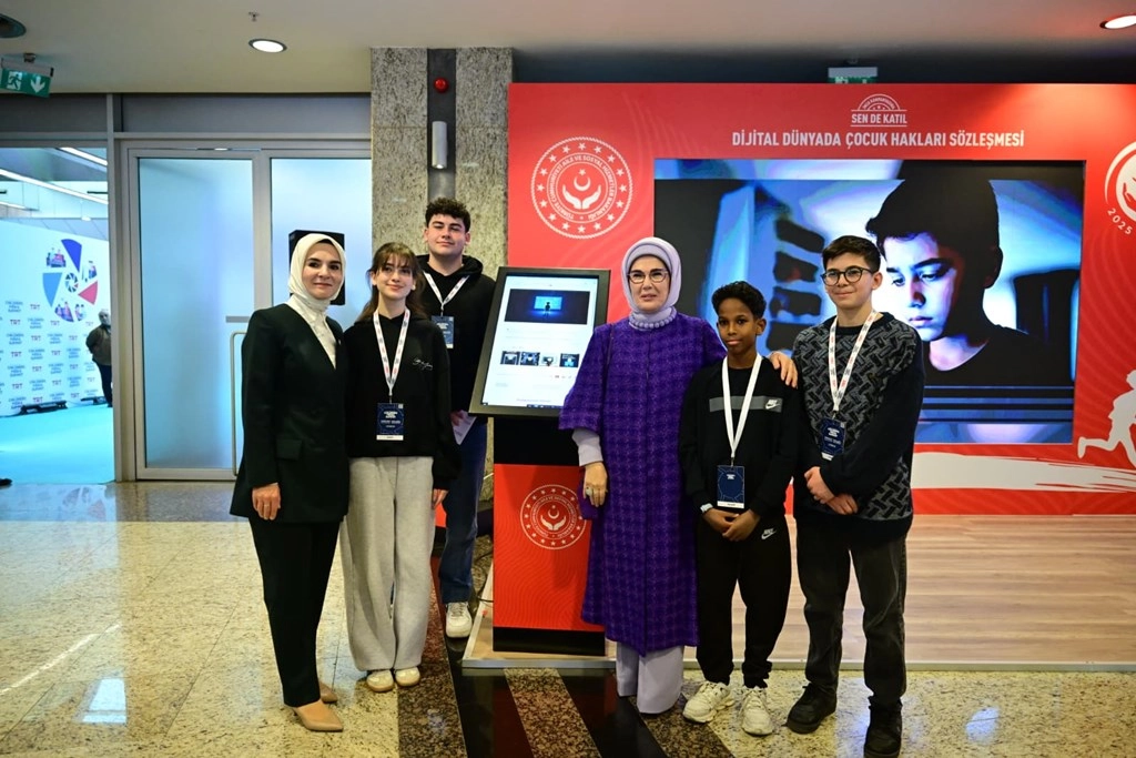 17 ülkeden bakanların katıldığı ve çocukların dijital güvenliğinin ele alındığı Ankara'daki uluslararası toplantı
