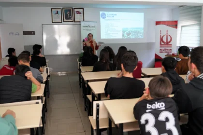 Keçiören Belediyesi eğitim merkezinde öğrencilere verilen çevre ve sıfır atık eğitiminden bir kesit