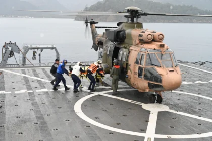 Aksaz açıklarında icra edilen Kurtaran-2026 denizaltı arama kurtarma tatbikatından bir kesit.