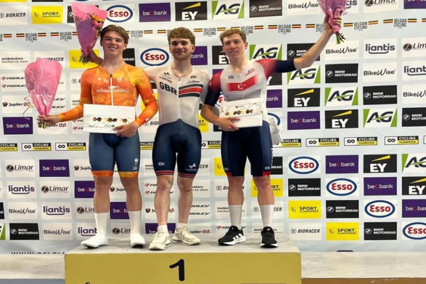 Konya Büyükşehir Belediyesporlu bisikletçiler milli takım formasıyla uluslararası yarışlarda madalya kazandı