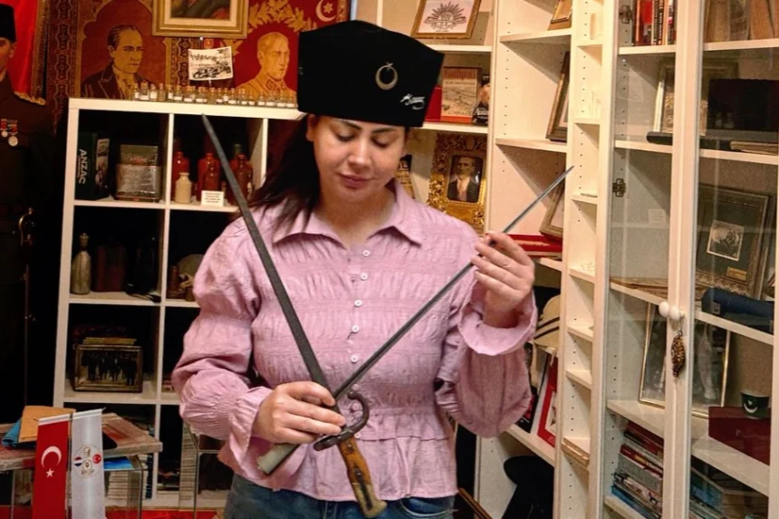 Hollandalı Yazar Özlem Ok, Rotterdam'daki Çanakkale Müzesi'ni ziyaret etti.