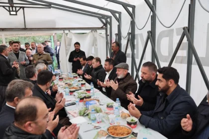 Kayseri Kocasinan Belediye Başkanı Ahmet Çolakbayrakdar'ın kırsal mahalle ziyaretinden bir kare