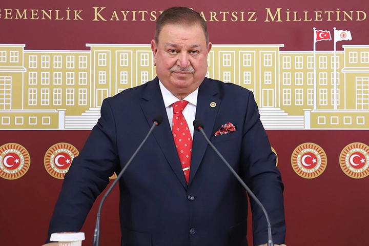 Yeniden Refah Partisi Milletvekili Doğan Bekin, ABD'nin Ankara Büyükelçisi Tom Barrack'ın açıklamalarına tepki gösteriyor.