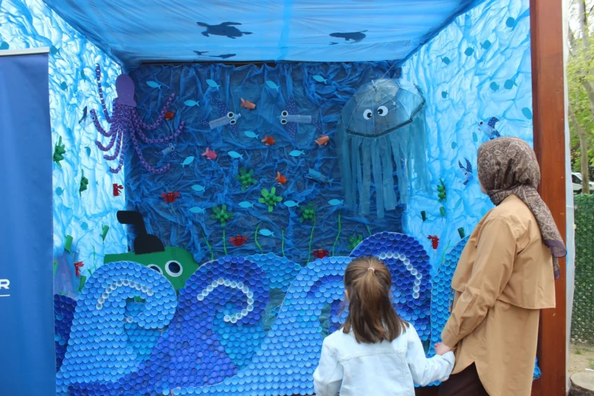 Kocaeli Lokomotif Çocuk Köyü'nde geri dönüşüm temalı etkinlikten bir kesit