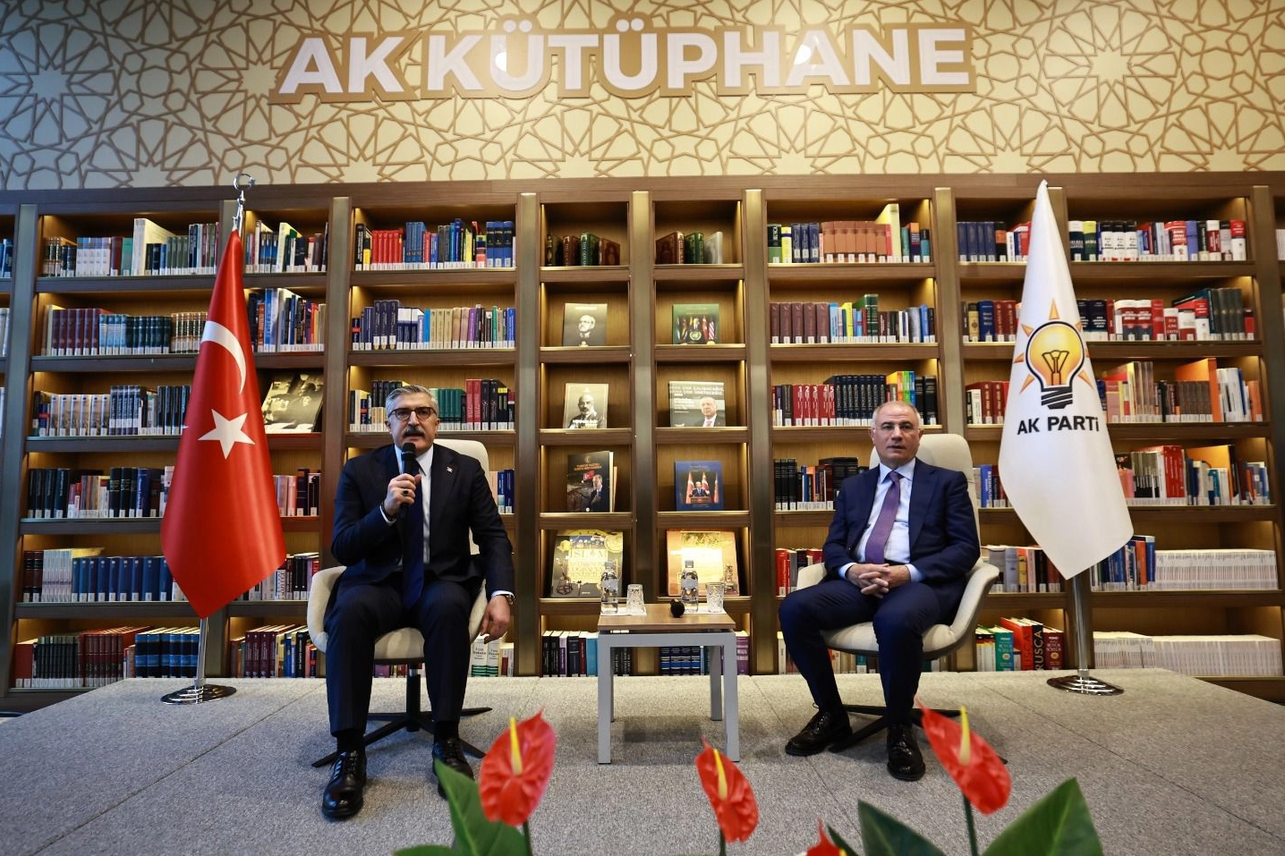 Efkan Ala AK Parti Kütüphane Sohbetleri Programında Konuşurken