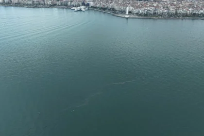 İzmir Körfezi'nde dronlarla tespit edilen kirlilik