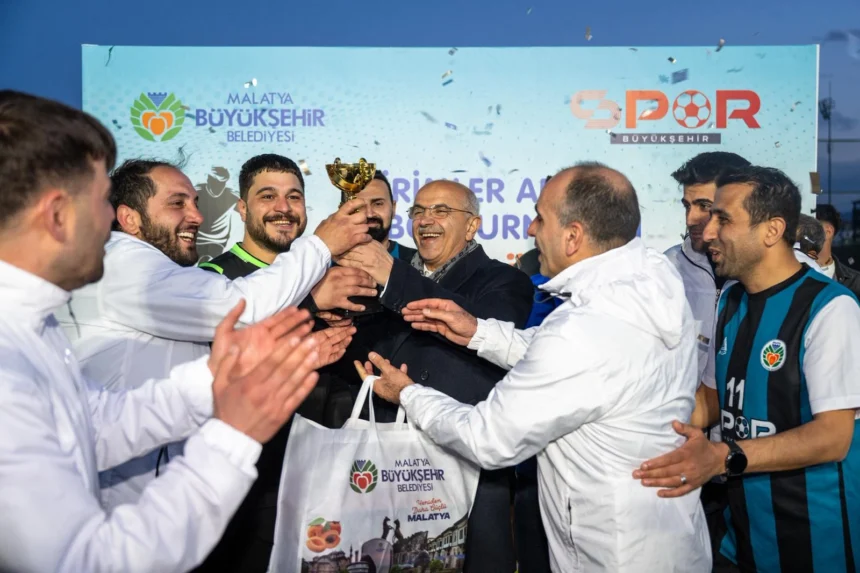 Malatya Büyükşehir Birimler Arası Futbol Turnuvası Şampiyonu Gençlik ve Spor Hizmetleri Dairesi Başkanlığı