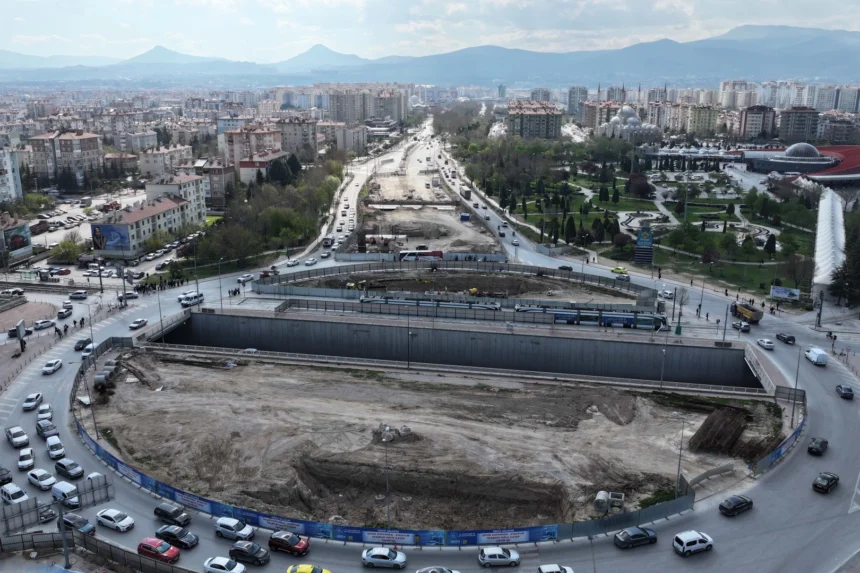 Konya Stadyum-Şehir Hastanesi Tramvay Hattı Otogar Kavşağı İnşaatı Devam Ediyor