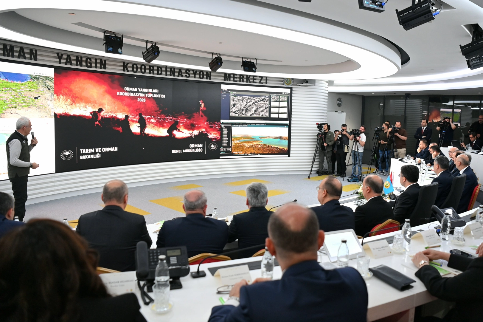 Orman yangınlarına karşı hazırlık toplantısı, valiler ve Tarım ve Orman Bakanı İbrahim Yumaklı
