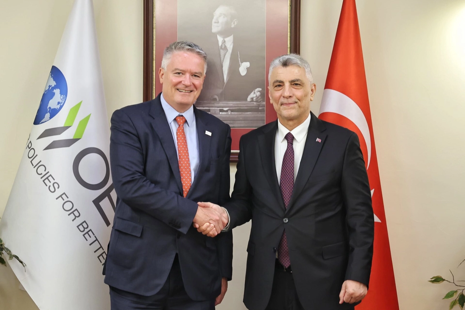 Türkiye ve OECD heyetleri küresel tedarik zincirleri hakkında İstanbul'da toplandı