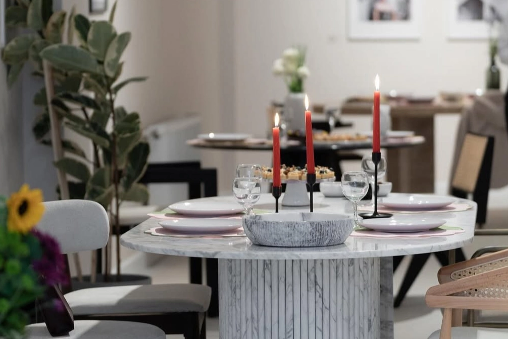 Pah Studio'nun devrimci teknolojisi ile leke ve asit izlerine karşı korunan doğal taşlar