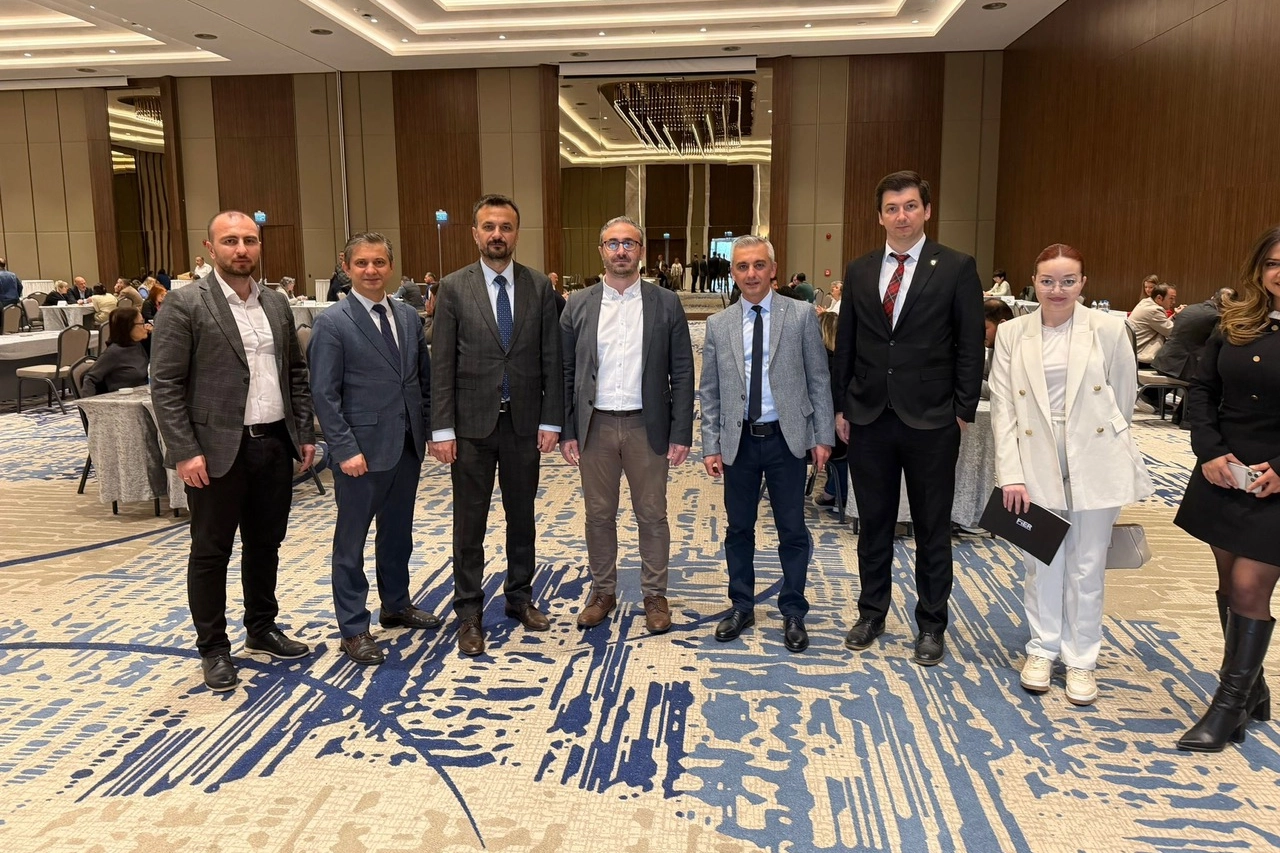 Yabancı tur operatörleri Kapadokya'da Erciyes'in dört mevsim turizm potansiyelini dinliyor.