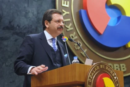 TOBB Başkanı Rifat Hisarcıklıoğlu, döviz dönüşüm desteğinin uzatılması ve oranının artırılması çağrısı yapıyor.