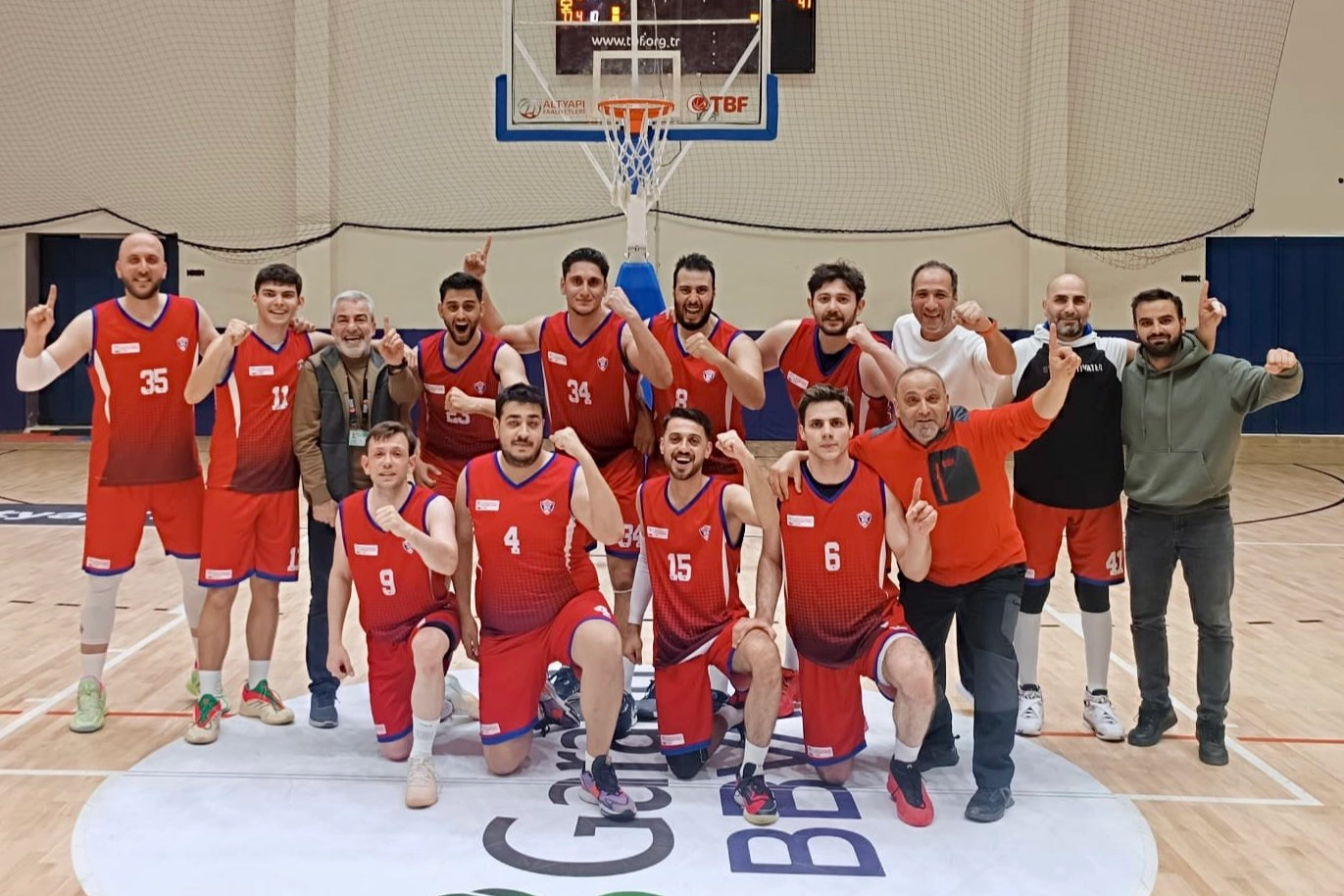 Ağrı Gençlik ve Spor Kulübü basketbol takımı playoff'a lider girdi