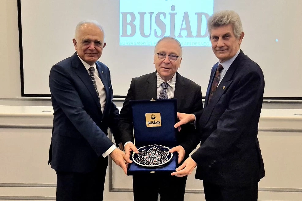BUSİAD Yüksek Danışma Kurulu'nda yeni başkan Buğra Küçükkayalar'a görev teslimi