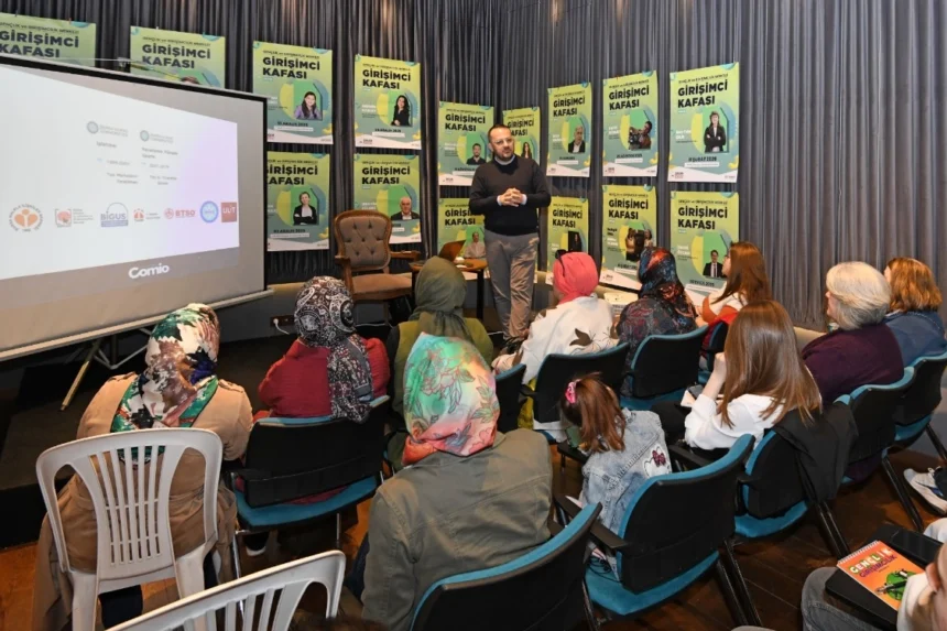 Osmangazi Belediyesi Dijital Girişimcilik Eğitim Programı katılımcıları