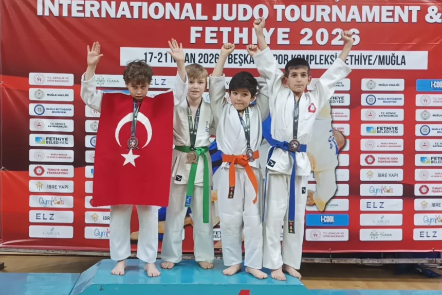 Kağıtspor sporcuları ulusal ve uluslararası müsabakalarda madalyalar kazandı.