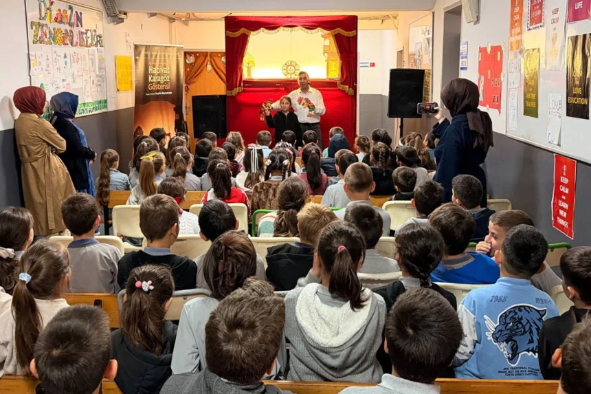 Sakarya'da Bir Hikâye Bin Neşe projesi kapsamında çocuklara yönelik düzenlenen etkinliklerden bir kesit