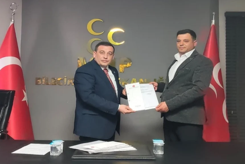 MHP Bilecik Pazaryeri İlçe Başkanı Onur Yalamaç'ın yeniden göreve getirilmesini simgeleyen görsel
