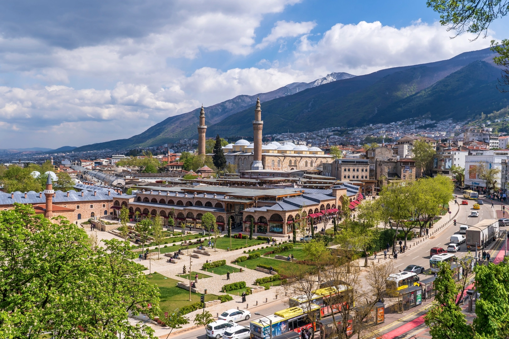 Bursa'da 2025 yılında doğal gaz tüketiminin 2,6 milyar metreküpü aştığını gösteren haber görseli.