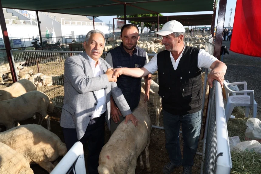 Talas'ta Kurban Bayramı için belirlenen hayvan satış ve kesim yerleri tabelası