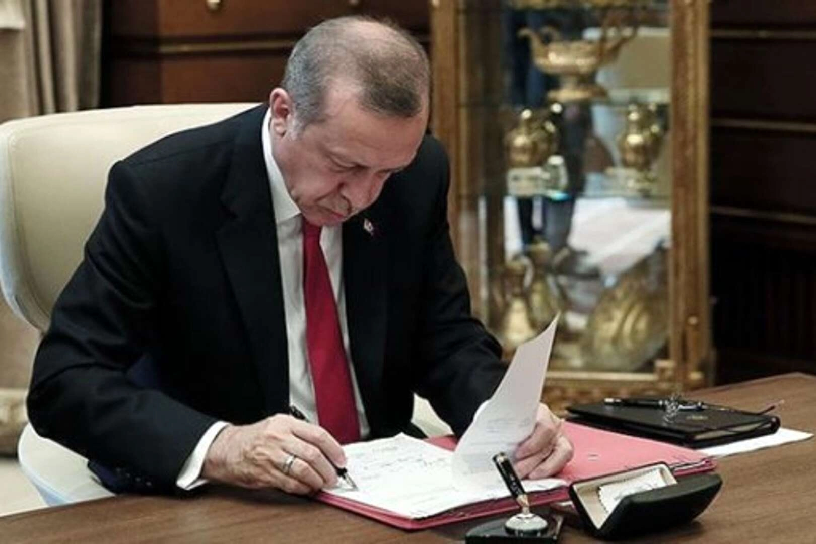 Valiler Kararnamesi ile 4 ilde görev değişiklikleri yapıldı.