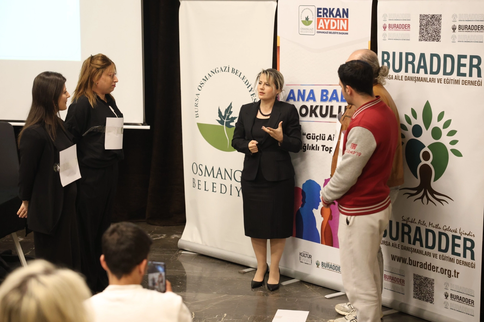 Osmangazi Belediyesi Ana Baba Okulu'nda aile içi şiddet konulu eğitim
