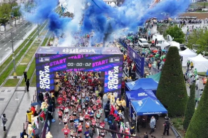 56 ülkeden sporcuların katıldığı Uluslararası Konya Yarı Maratonu'nda iyilik için koşuyorlar