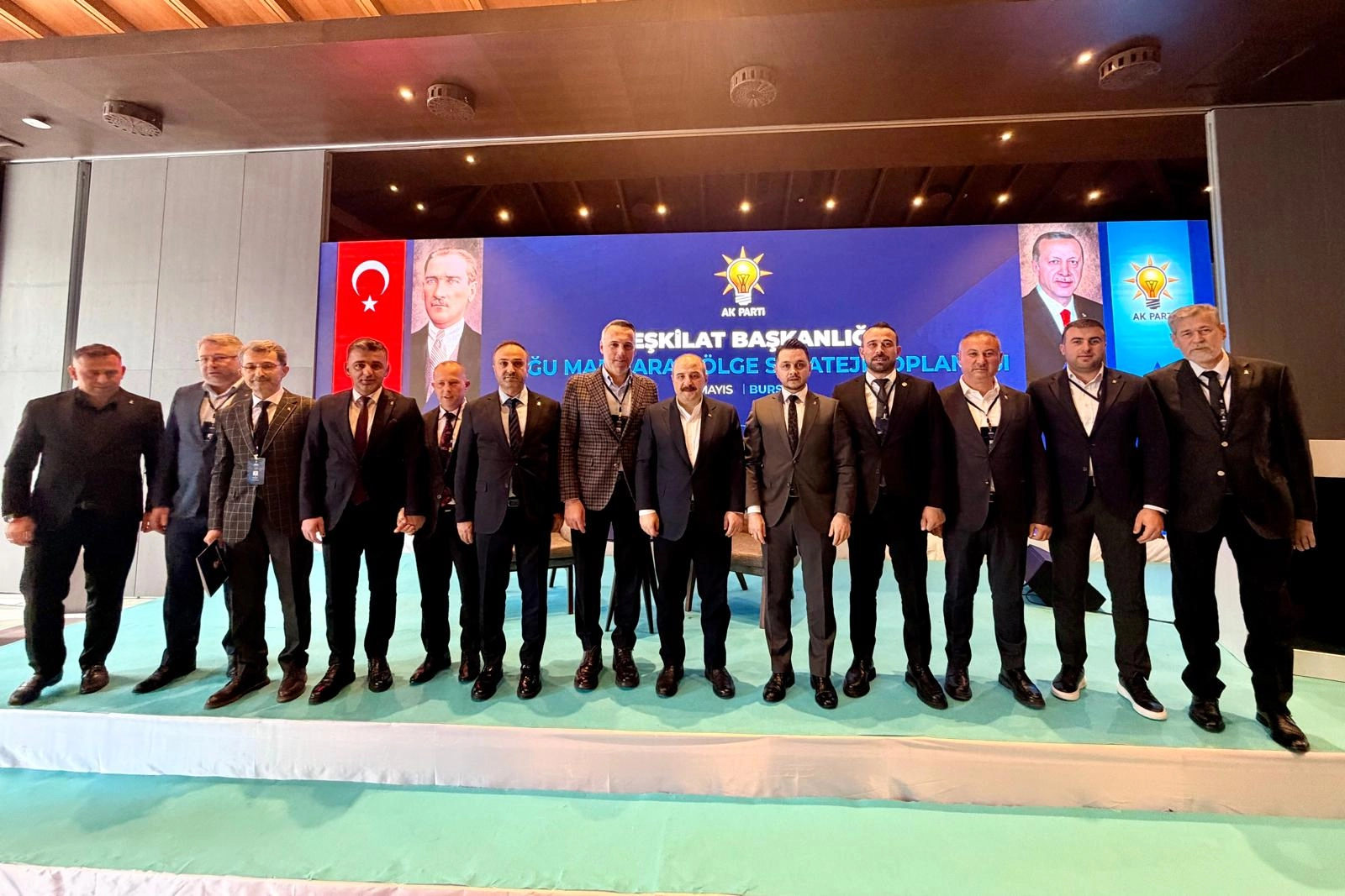 AK Parti Marmara Bölge Strateji Toplantısı'nda teşkilat üyeleri bir araya geldi.