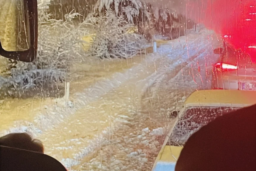 Afyonkarahisar ve Gaziantep'te olumsuz hava koşulları nedeniyle okullara ara verildiği haberi