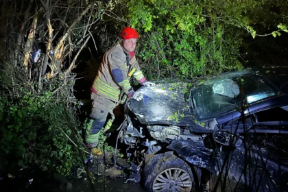 Düzce'de otomobilin dereye yuvarlandığı kaza
