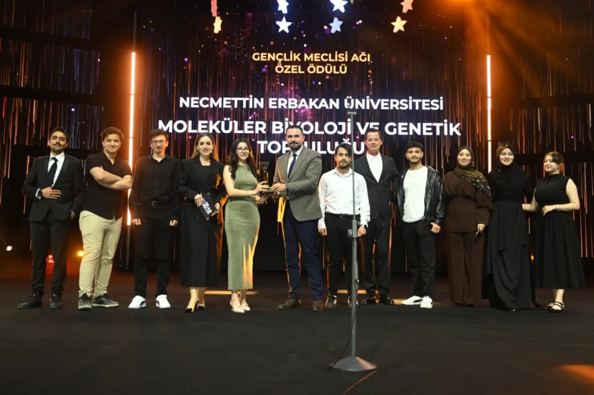 Konya'da Gençlik Meclisi Topluluk Ödülleri töreninden genel görünüm