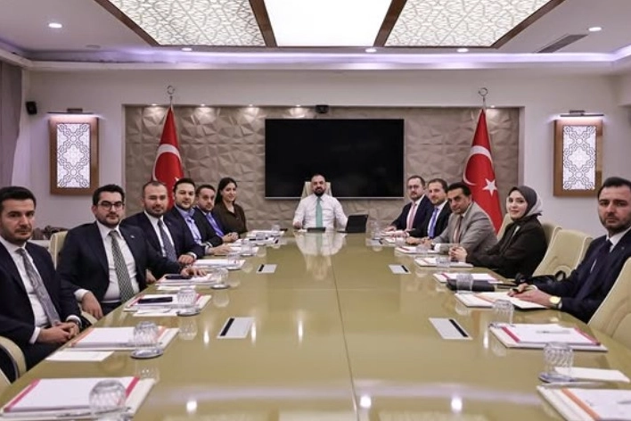 Faruk Acar liderliğinde AK Parti'nin medya ve tanıtım çalışmalarının başarısı