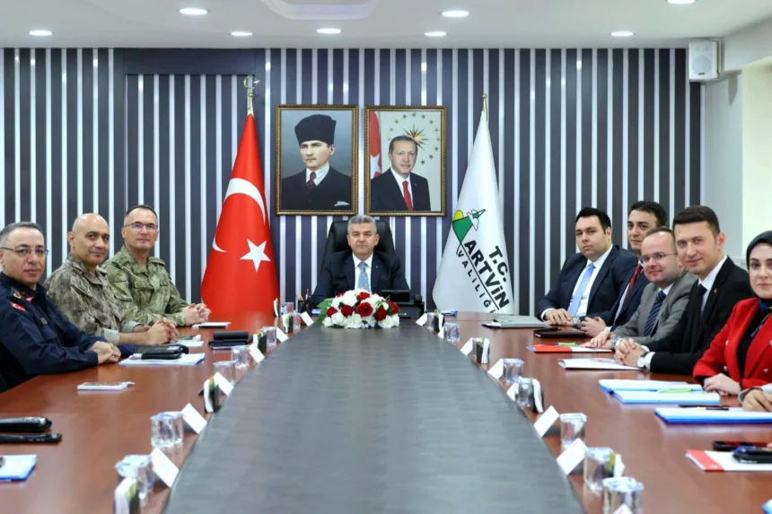 Artvin Valisi Turan Ergün başkanlığında İl Güvenlik ve Asayiş Koordinasyon Kurulu Toplantısı yapıldı.