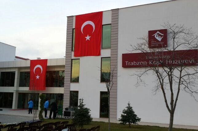 Huzurevlerinde 81 ilde standart ve bütüncül bakım modeline geçiş yapılıyor.