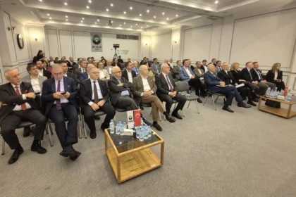 BUSİAD'dan Kritik Rapor: Türkiye Hem Risk Hem Fırsatlarla Dolu Bir Dönemde