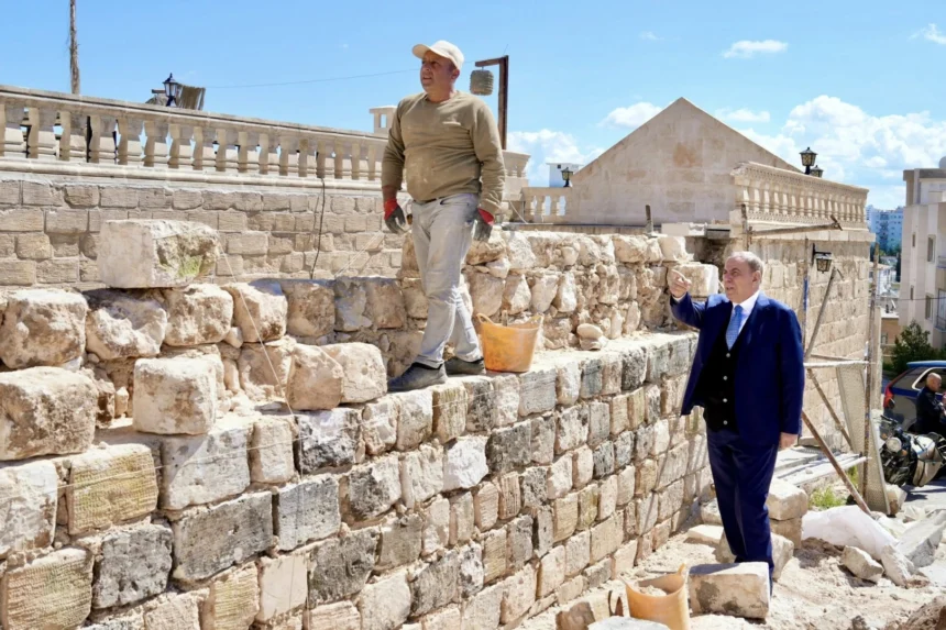 Midyat'ın tarihi dokusu katori taşı ile restore ediliyor