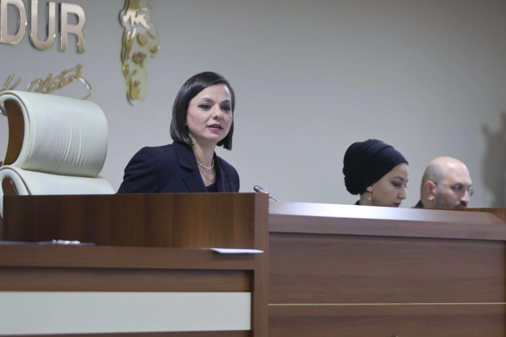 Karabağlar Belediye Başkanı Helin Kınay, belediyenin mali durumu ve projeleri hakkında konuştu.